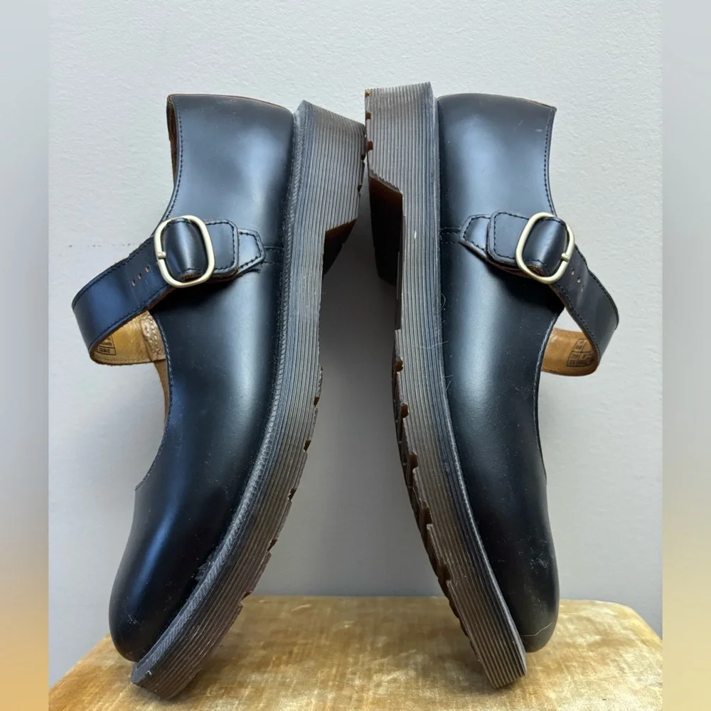 Women’s Dr Martens Mary Jane shoes - Picture 2 of 5